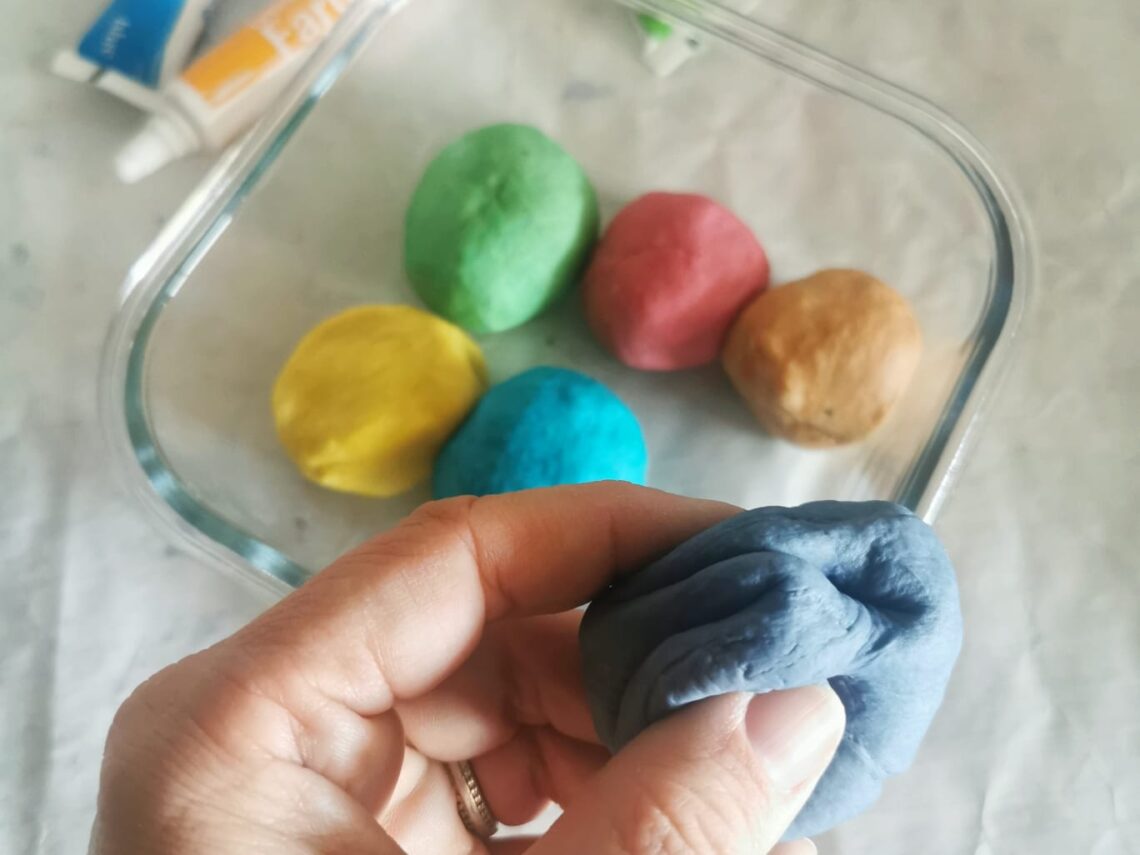 Bunte Duftknete lila