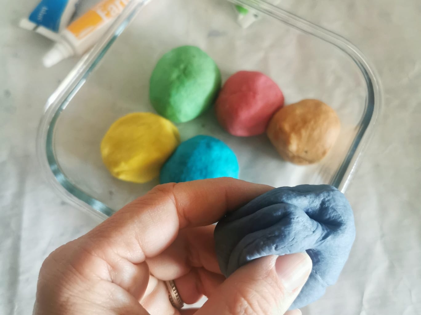 Bunte Duftknete lila