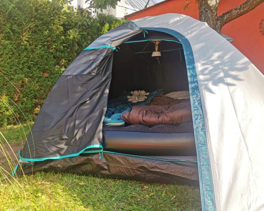 Zelten mit Kindern im Garten