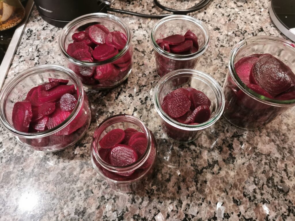 Rote Bete einmachen Gläser