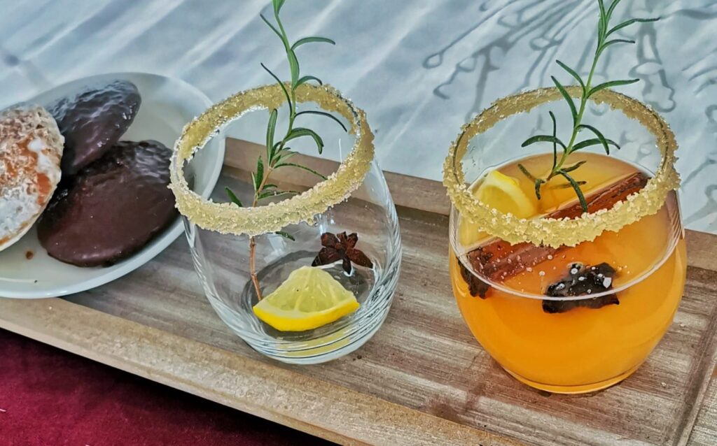 Quittenpunsch und Lebkuchen