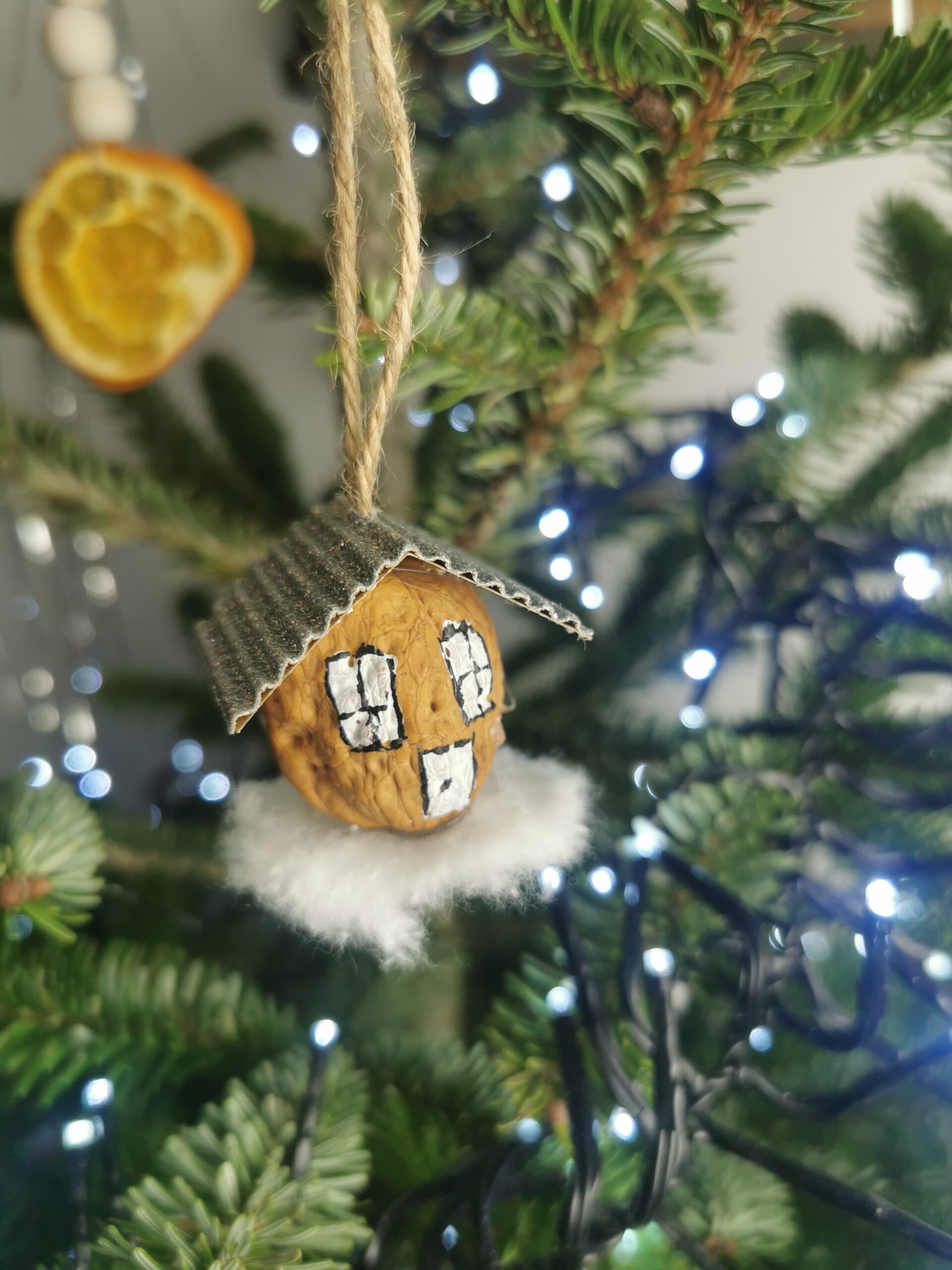 Christbaumschmuck Walnuss